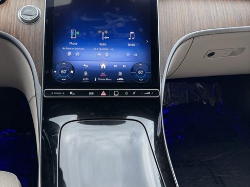 Used 2024 Mercedes-Benz C 300 Sedan image 29