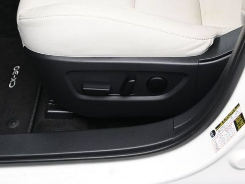 Used 2025 MAZDA CX-30 AWD 2.5 S w/ Premium Package image 18