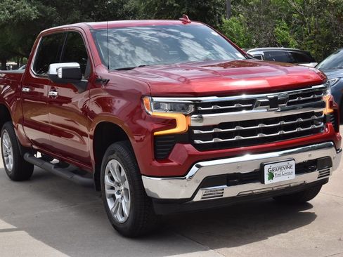 Used 2025 Chevrolet Silverado 1500 LTZ AWD/4WD image 4