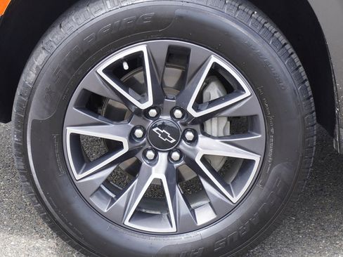 Used 2021 Chevrolet Suburban Z71 image 5