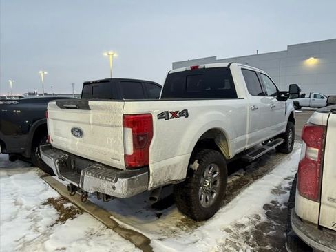 Used 2017 Ford F350 Lariat image 2