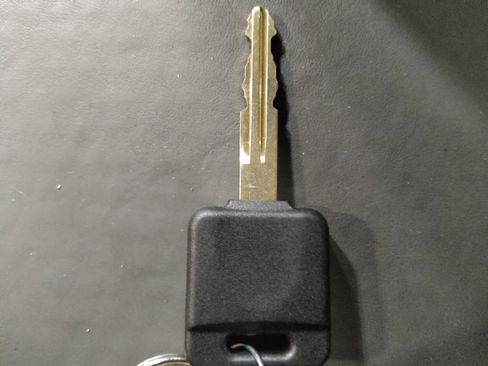 Used 2019 Nissan Frontier S image 32