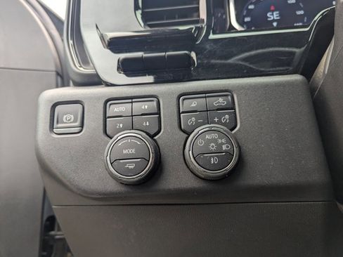 Used 2024 Chevrolet Silverado 1500 ZR2 w/ Technology Package image 14