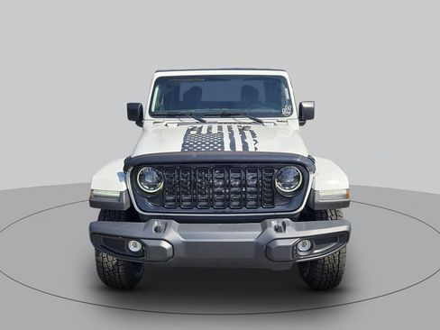 Used 2024 Jeep Gladiator Sport AWD/4WD image 8