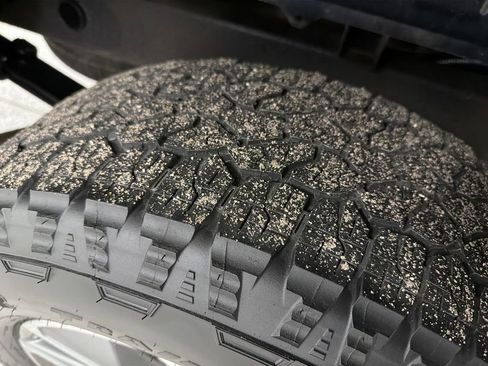 Used 2024 Chevrolet Silverado 1500 LT image 25