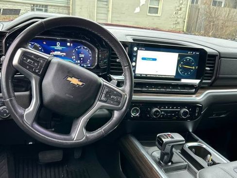 Used 2022 Chevrolet Silverado 1500 LT w/ Z71 Off-Road Package image 5