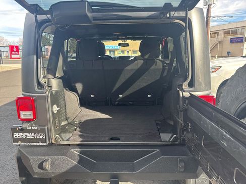 Used 2018 Jeep Wrangler Unlimited Sport S image 14