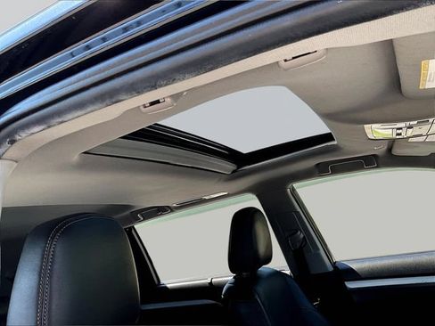 Used 2019 Toyota Highlander XLE AWD/4WD image 33