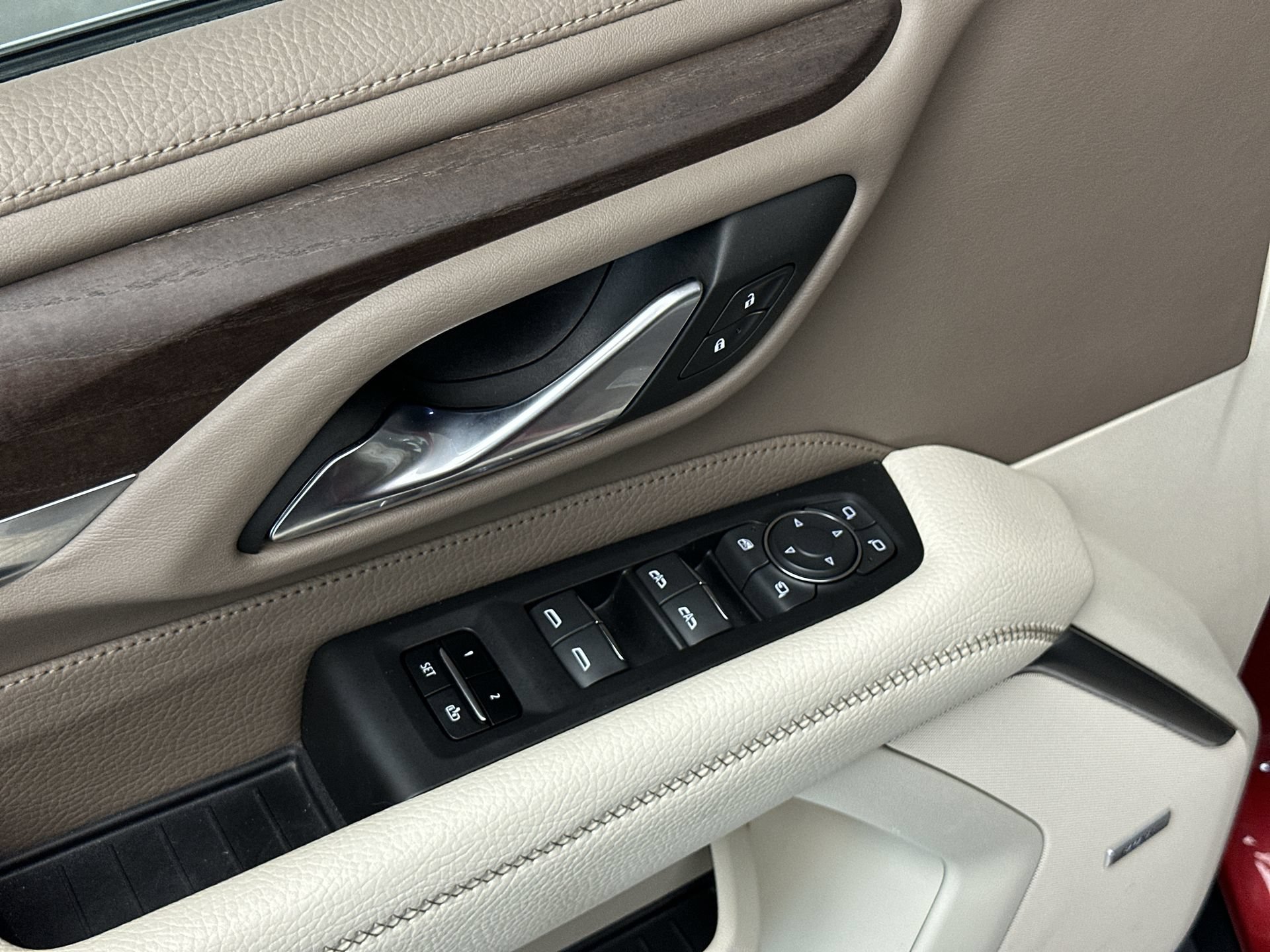 Used 2021 GMC Yukon Denali AWD/4WD image 16