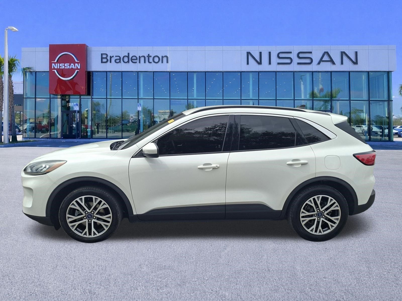 Used 2021 Ford Escape SEL w/ Technology Package FWD image 8