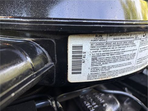 Used 1993 GMC Suburban 2500 RWD image 16