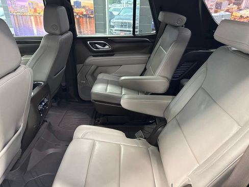 Used 2023 Chevrolet Tahoe Z71 w/ Luxury Package AWD/4WD image 19