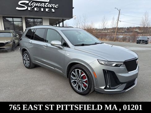 Used 2024 Cadillac XT6 Sport w/ Technology Package image 9