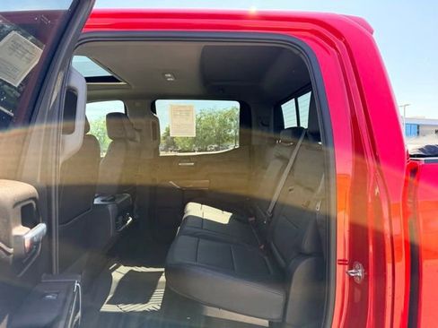 Used 2021 Chevrolet Silverado 1500 LT Trail Boss w/ Convenience Package II AWD/4WD image 8