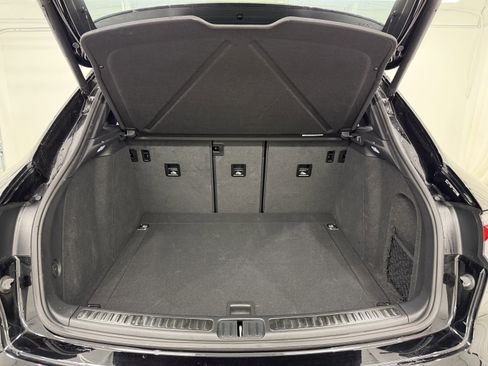 Certified 2025 Porsche Macan image 57