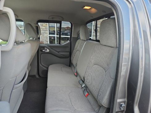 Used 2021 Nissan Frontier SV w/ Midnight Edition Floor Mats image 18
