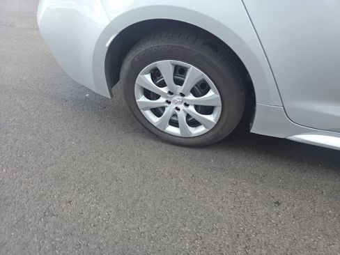 Used 2025 Toyota Corolla LE FWD image 19
