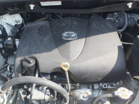 Used 2017 Toyota Sienna XLE Premium FWD image 29