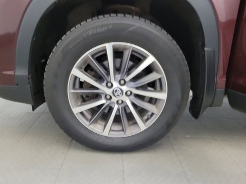 Used 2019 Toyota Highlander XLE AWD/4WD image 31
