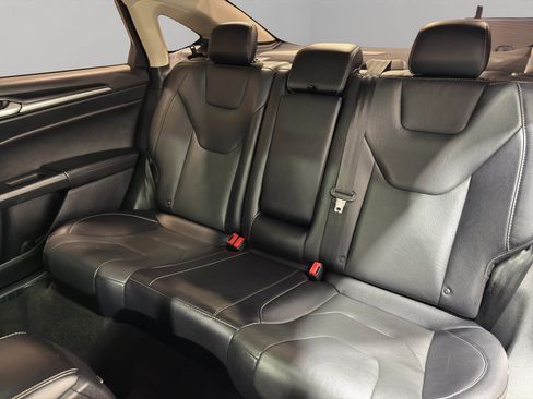 Used 2020 Ford Fusion Titanium image 14