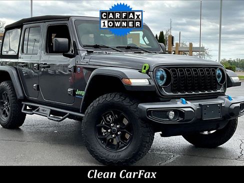 Used 2024 Jeep Wrangler Willys image 2