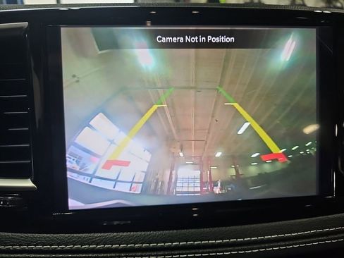 Used 2023 Chrysler Pacifica Limited w/ Uconnect Theater Family Group image 29