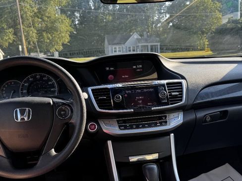 Used 2013 Honda Accord EX image 17