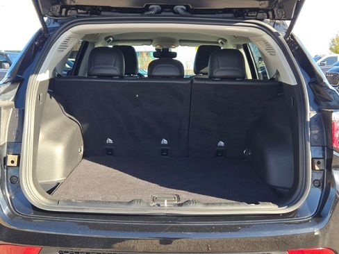 Used 2022 Jeep Compass Limited image 16