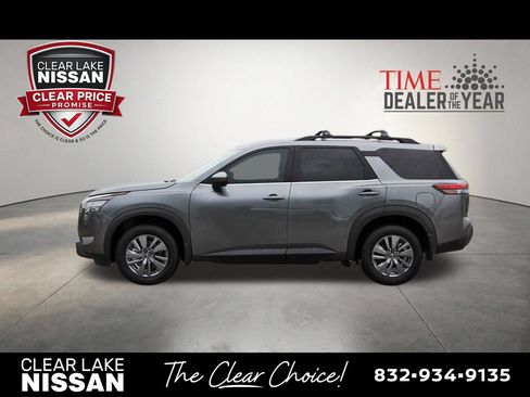 Certified 2025 Nissan Pathfinder SV FWD image 4