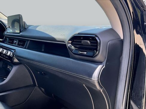 Used 2024 Honda Pilot Touring image 18