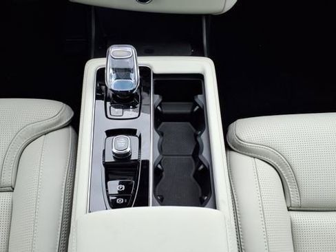 New 2026 Volvo XC90 B6 Ultra w/ Protection Package image 23