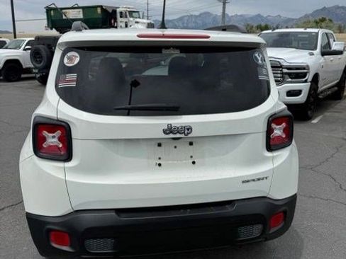 Used 2017 Jeep Renegade Sport w/ Power & Air Group FWD image 3