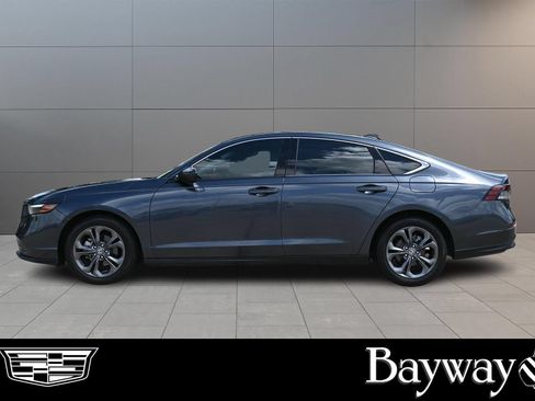 Used 2023 Honda Accord EX image 4