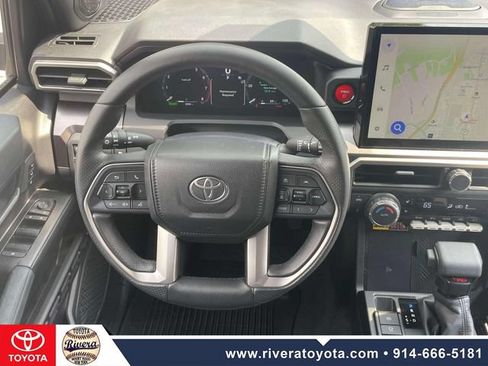 Used 2025 Toyota 4Runner TRD Off-Road Premium w/ Tow Technology Package AWD/4WD image 15