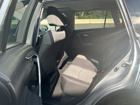 Used 2022 Toyota RAV4 XLE w/ Convenience Package AWD/4WD image 14
