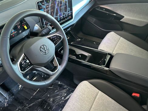 New 2025 Volkswagen ID.4 Pro image 9