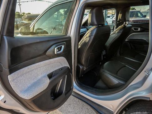 Used 2024 Jeep Compass Latitude AWD/4WD image 26