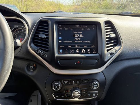 Used 2016 Jeep Cherokee 75th Anniversary image 21