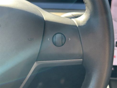 Used 2020 Tesla Model Y Long Range image 30