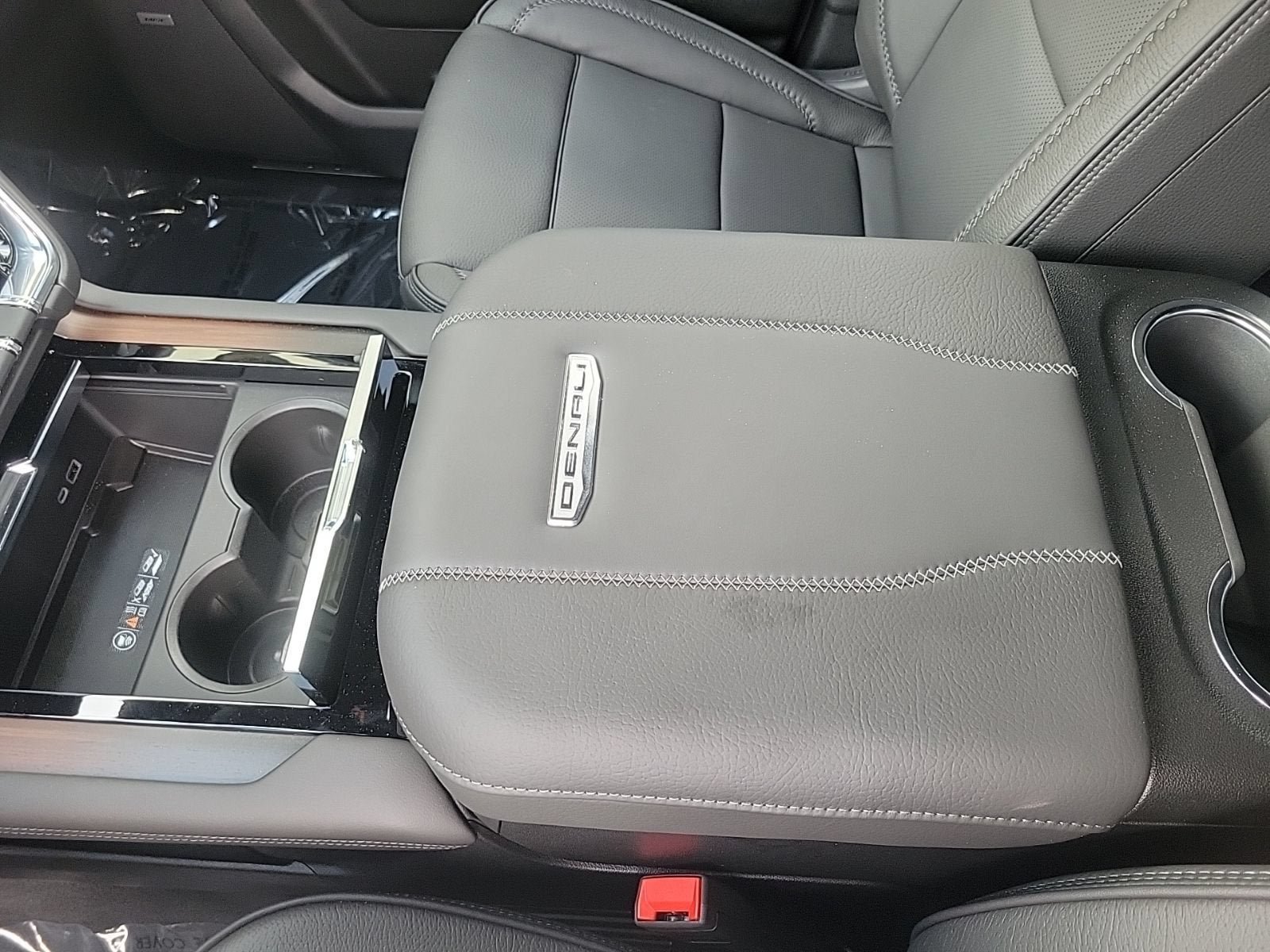 New 2026 GMC Yukon Denali w/ Sun & Power Step Package AWD/4WD image 19
