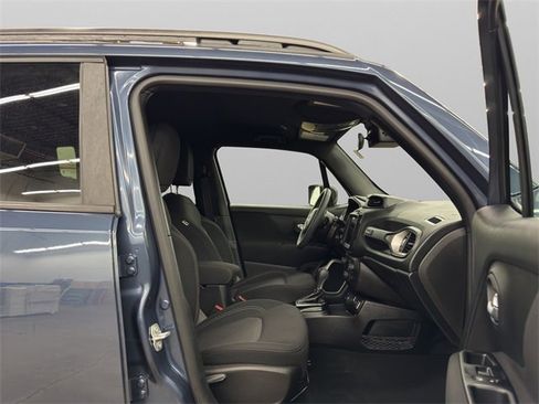 Used 2021 Jeep Renegade Latitude image 18