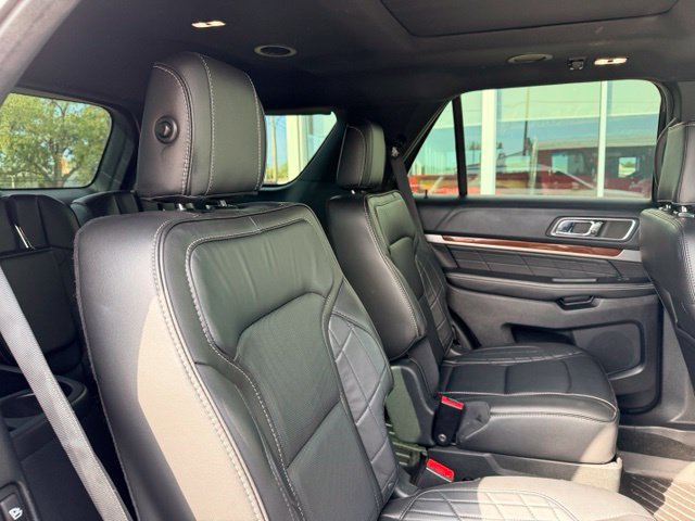 Used 2018 Ford Explorer Platinum AWD/4WD image 12