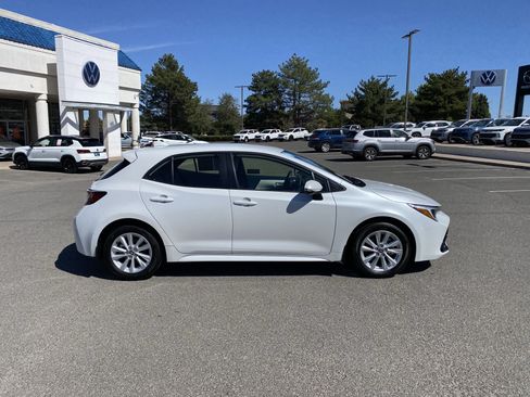 Used 2025 Toyota Corolla SE FWD image 13