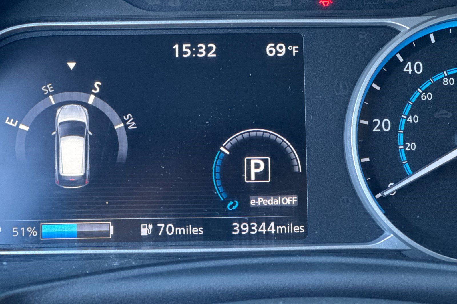 Used 2018 Nissan Leaf SV w/ SV Technology Package FWD image 24