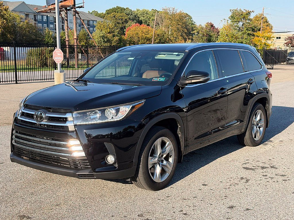 Used 2018 Toyota Highlander Limited AWD/4WD image 3