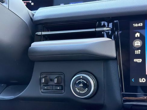 New 2026 Lincoln Navigator L Reserve w/ Jet Appearance Package AWD/4WD image 32