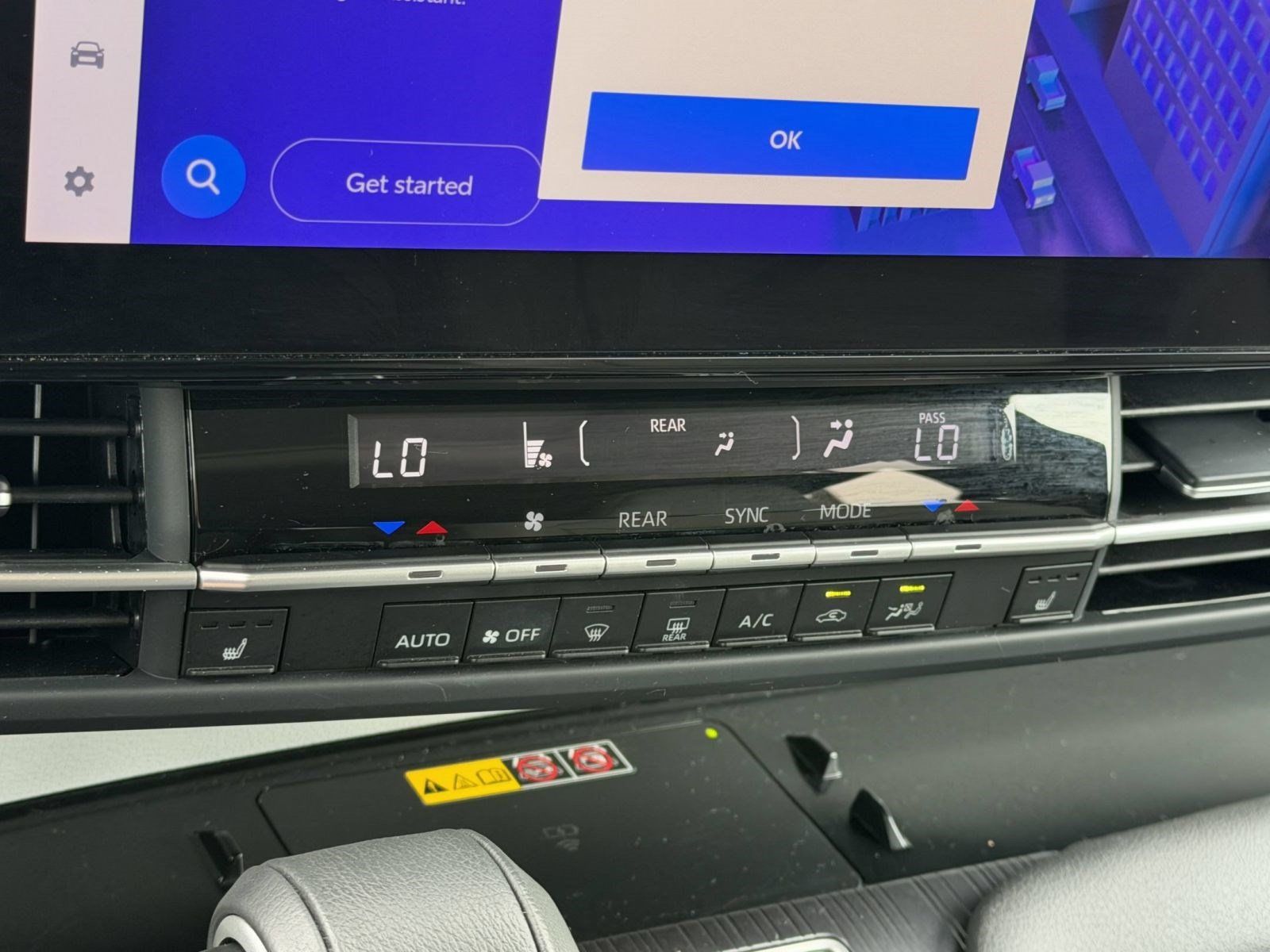 Used 2025 Toyota Sienna XLE FWD image 20