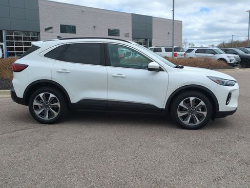 Used 2023 Ford Escape Platinum AWD/4WD image 9