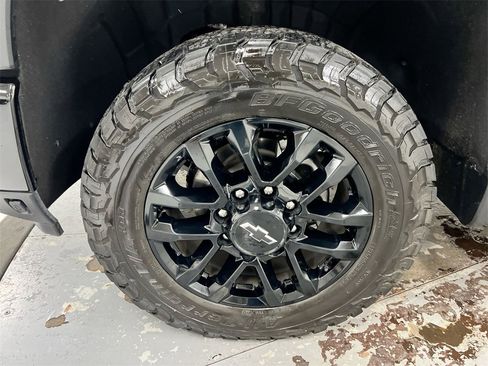 Certified 2025 Chevrolet Silverado 2500 LTZ w/ LTZ Plus Package image 26