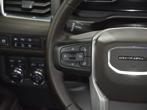 Used 2024 GMC Yukon XL Denali AWD/4WD image 38